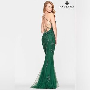 Faviana Glamour S10634 Sleeveless Lace Appliquéd Gown - Hunter Green